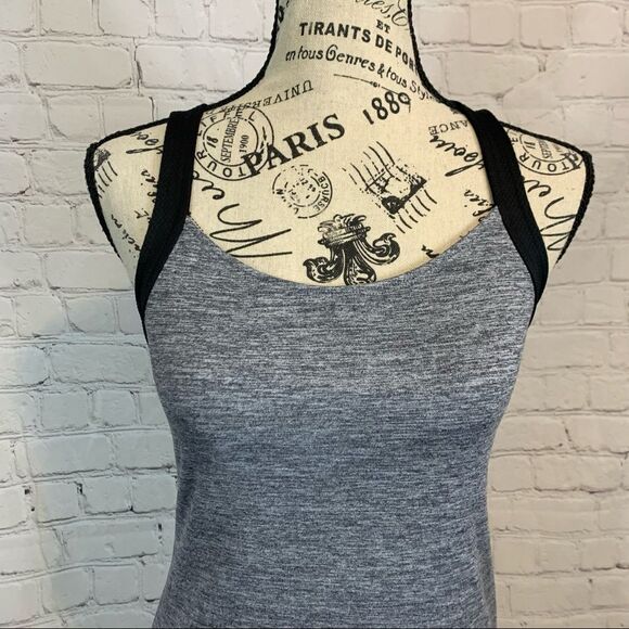 Old Navy Active Go Fry Fitted Workout Tank Top size Extra Small Grey - Picture 3 of 8